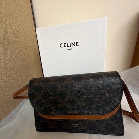 Celine 信封包