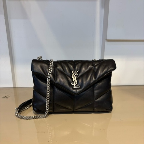 YSL 黑羊皮Puffer Toy銀肩斜背泡芙包