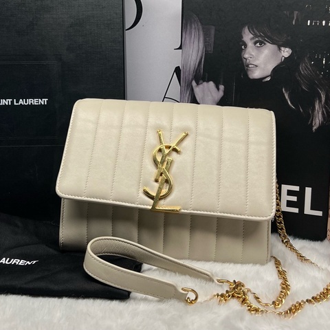 ysl 聖羅蘭  Vicky系列 白色金扣鏈條包 底長:20.5