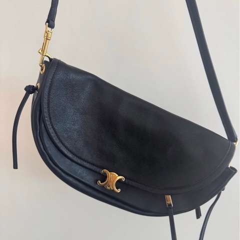 Celine Halfmoon Soft Triophe柔軟小羊皮小號半月包