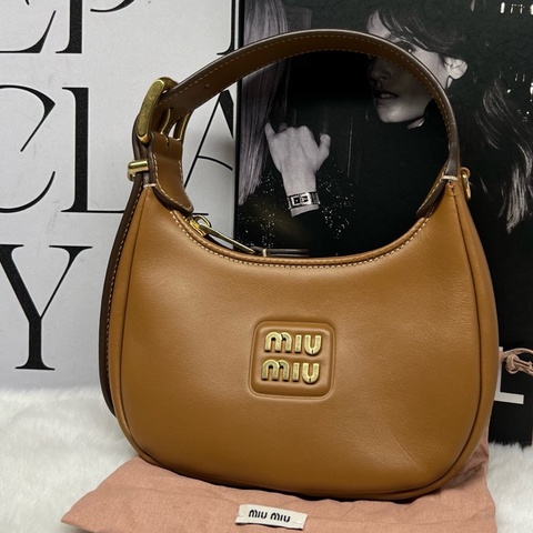 Miu Miu 繆繆焦糖色 hobo腋下包 小號 底長:20