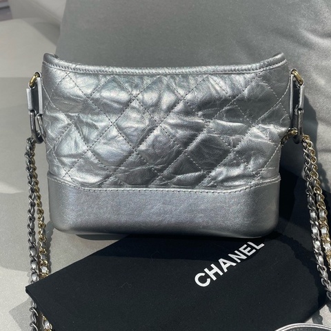 香奈兒Chanel銀色牛皮小號流浪包單肩斜挎包 15/20/8。