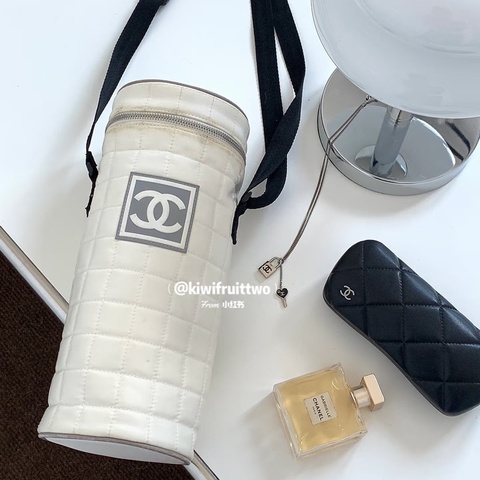 商品名稱：Chanel • 經典運動系列方標小圓筒包
