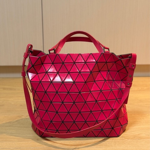 ISSEY MIYAKE 三宅一生 BAOBA LUCENT CRYSTAL 櫻桃紅 水晶包 手提包 斜背包 肩背包