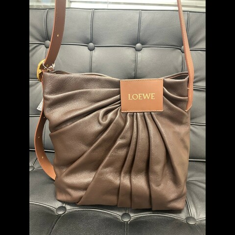 羅意威/Loewe 柔軟納帕羊皮革 Draped 手袋 納帕皮革　專櫃價35500。