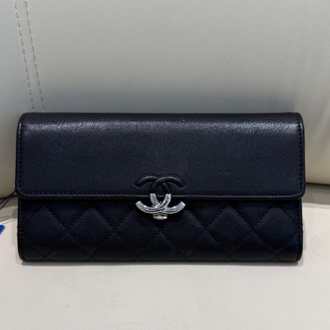 CHANEL香奈兒Classic Flap 黑色雙C扣菱格紋長款 牛皮款 25開 尺寸20cm × 10cm × 2cm 附件塵袋 盒子 後改造的鏈條