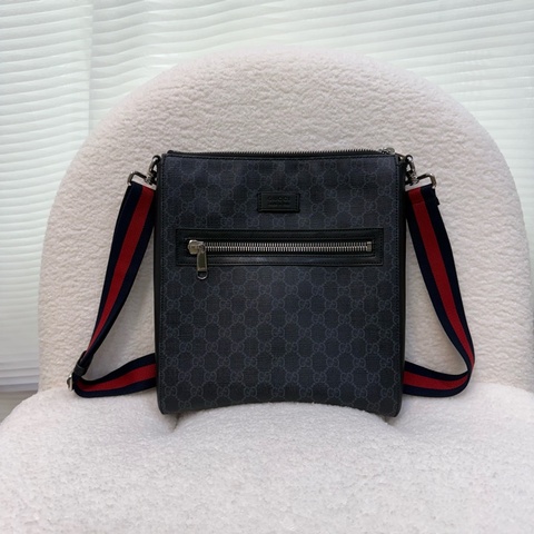Gucci 黑灰老花GG銀釦ㄧ字包