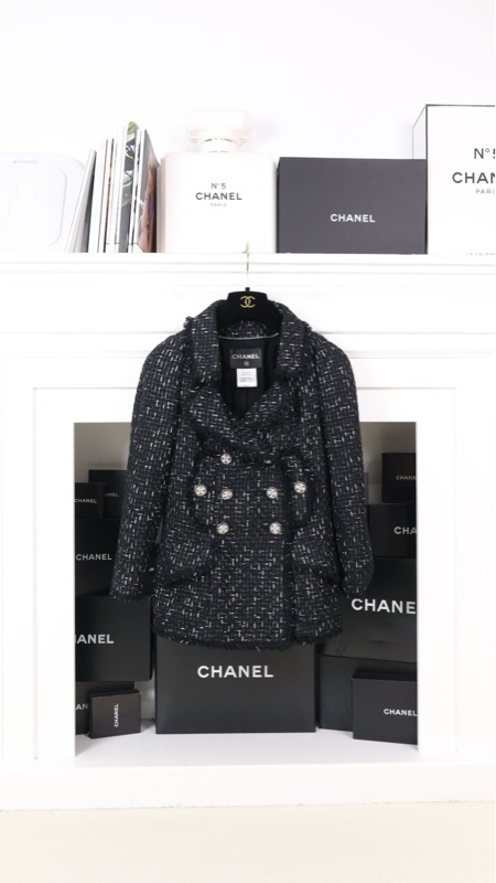 Chanel 13年凡尔赛宫系列黑白编织双排镂空扣上衣外套