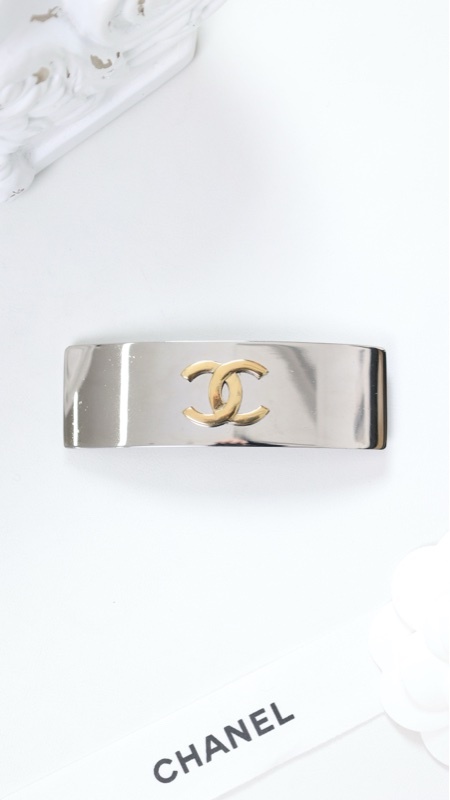 Chanel银色金属cc发夹