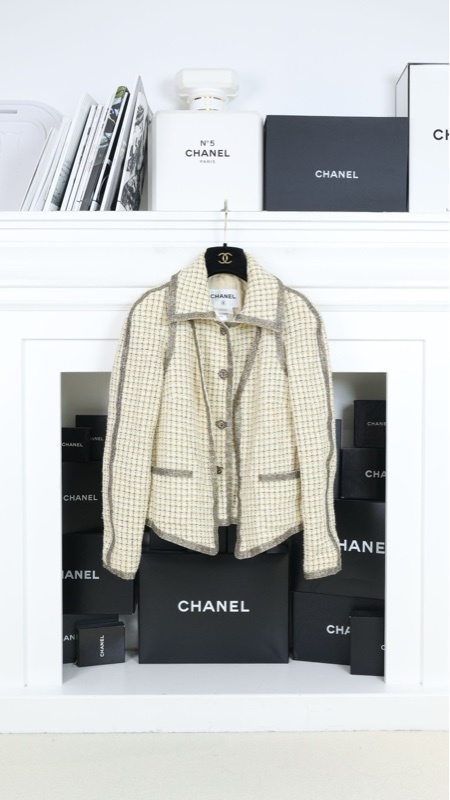 Chanel 11年春夏系列秀款黄色格纹假两件钻石滚边两口袋外套