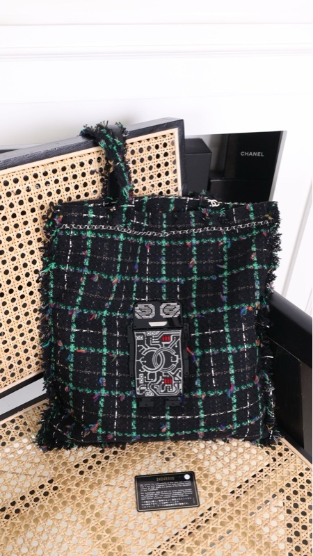 Chanel 黑绿格纹织物机器人tote包单肩包