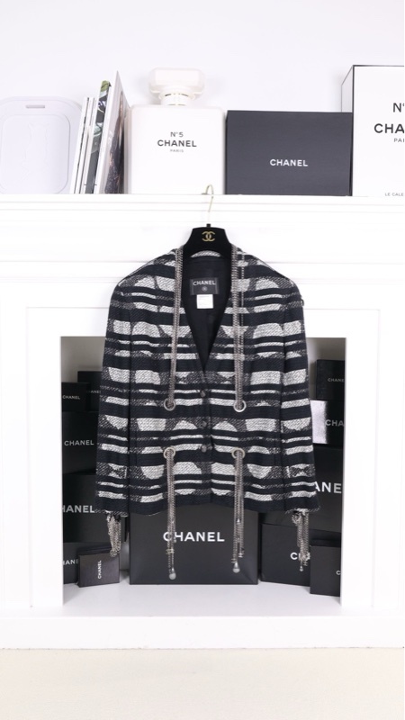 Chanel 08年春夏预告系列秀款黑灰条纹重工链条上衣外套