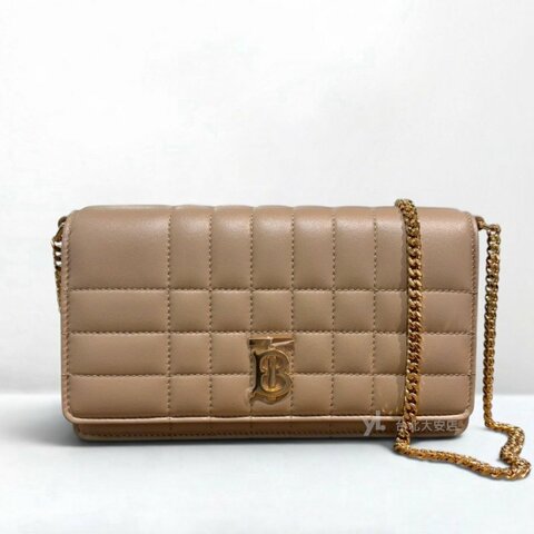 A13353-BURBERRY Lola 奶茶色羊皮TB金釦下蓋WOC鏈包80661791