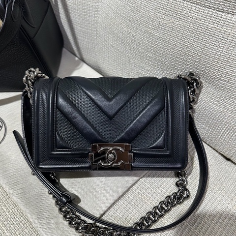 Chanel boy  黑銀HANDBAG