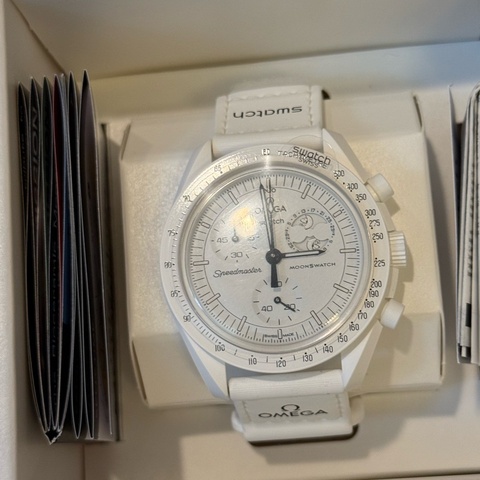 SWATCH X Omega X Snoopy 白色