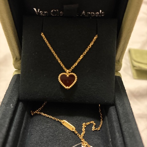 Van Cleef & Arpels 梵克雅寶 Sweet Hearts18K金 紅玉髓項鍊