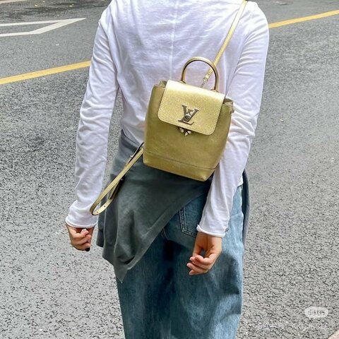 lv 金色小號牛皮後背包 15.5*19*9 98新配件2肩帶 塵袋