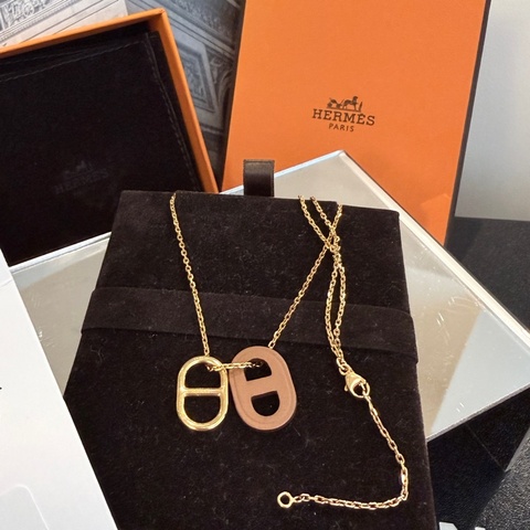 Hermes✨ O'maillon 豬鼻品皮革項鍊 金棕色