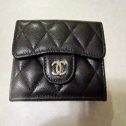 Chanel香奈兒黑色牛皮銀扣三折口蓋皮夾