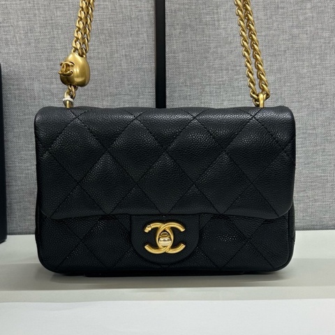 香奈兒 Chanel 黑金荔枝紋愛心扣 24P大mini 尺寸：19×6.5×12.5