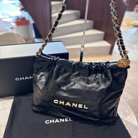 Chanel香奈兒 22bag 小號 黑色 金扣 白字芯片款
