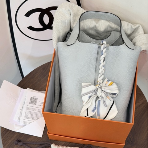 愛馬仕Hermes 菜籃子聖杯藍18 tc皮 銀扣 W刻有票，送絲帶
