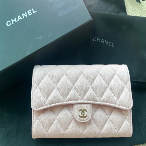 Chanel 香奈兒櫻花粉荔枝皮長夾