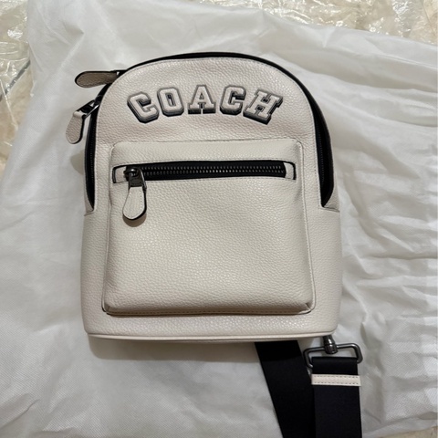coach 白色胸包
