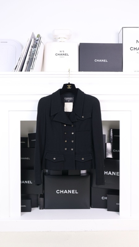 货Chanel 95年春夏预告系列黑色双排黑金扣三口袋上衣外套