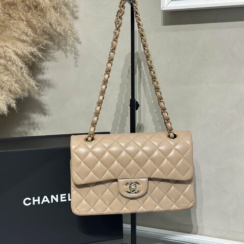 CHANEL 經典口蓋包 CF23 - 羊皮米金31開