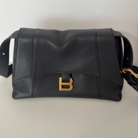Balenciaga巴黎世家 Downtown 做舊金標光滑 小牛皮 單肩斜挎包 黑色