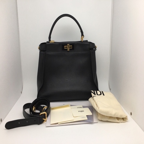 芬迪/Fendi  peekaboo中號 黑色光面牛皮金扣 手提單肩用兩包 33*25.5*10