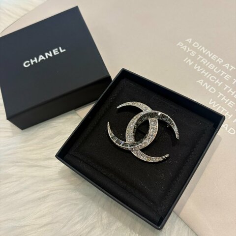 【精選美品❤️】CHANEL 大雙C水鑽胸針
