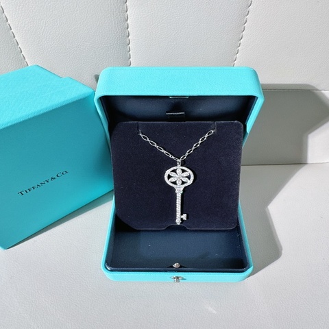 Tiffany蒂芙尼 Keys Petals 太陽花滿鑽大號鑰匙項鍊