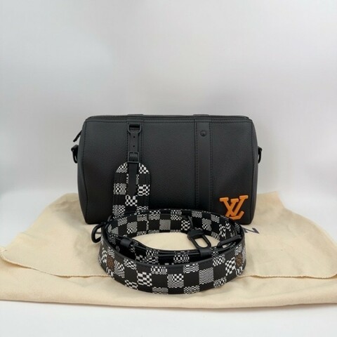 99新 晶片款 LOUIS VUITTON 路易威登 LV keepall 春夏秀款 棋盤格肩帶 皮革斜挎單肩包 男款黑色