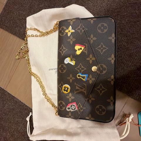 Lv 三件式斜背包