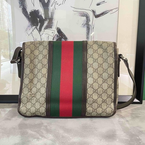 Gucci男士斜挎背包