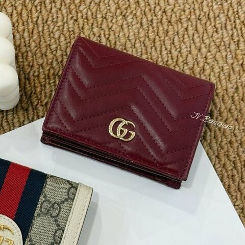 JS1556-GUCCI 酒紅色牛皮Marmont金釦對開短夾 466492