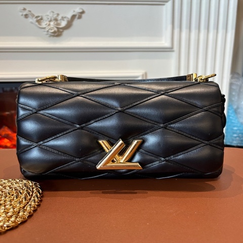 99新✨lv 路易威登 LOUIS VUITTON 黑色中號 可滑動可拆卸鏈條鎖扣開合