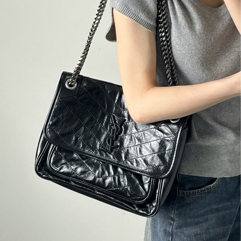 YSL 黑色揉製小牛皮 NIKI 中號 肩背包 鍊帶包 黑鏈 633158