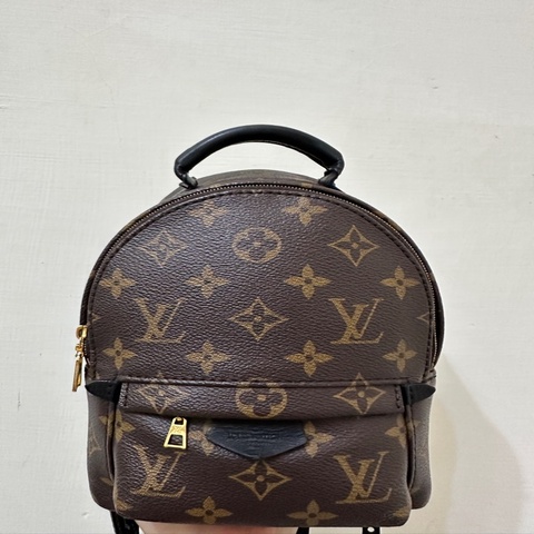 LV小書包後背包