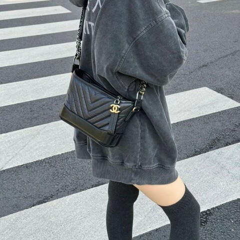 Chanel 黑金流浪小號V紋 肩背包斜背包