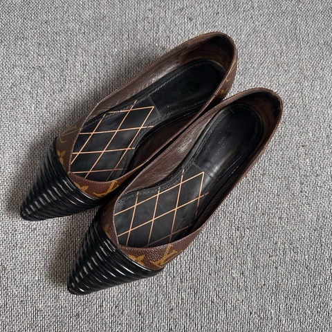 Louis Vuitton/路易威登LV 經典老花帆布拼接漆皮褶皺鞋頭尖頭平底單鞋  尺碼：37.5