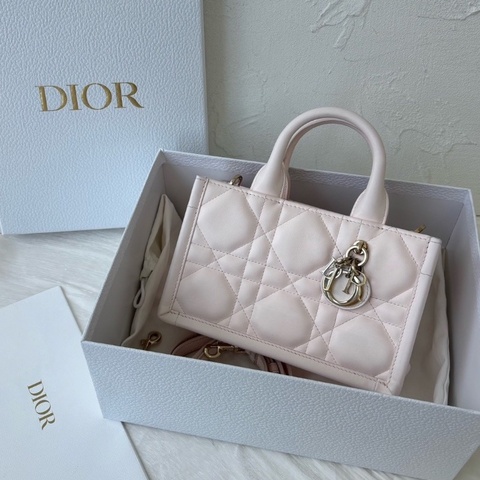 全新閒置🌸#Dior #托特 #迷你櫻花粉金扣 #全配有購證