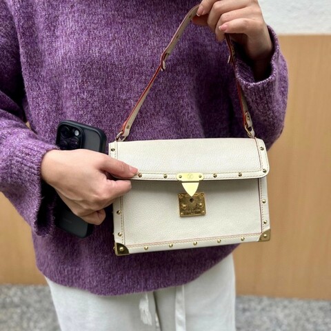 Louis.Vuitton 限量版蘇哈里 鉚釘腋下包 稀有山羊皮高端系列