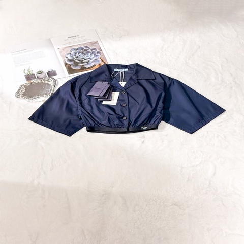 PRADA 藏藍短款收腰短袖襯衫 全新