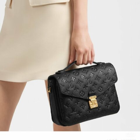 Louis Vuitton - 黑色牛皮壓紋金釦Pochette Metis郵差包