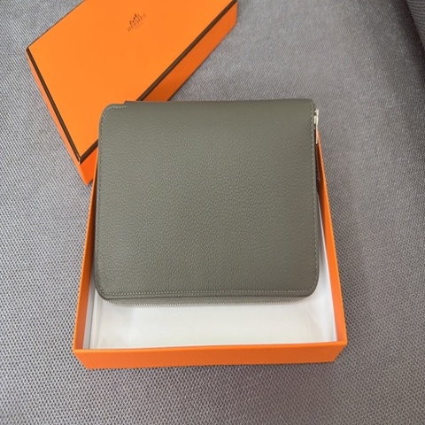 全新Hermes 絲巾長夾/evercolor牛皮/積雨雲灰W刻