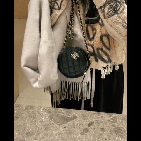 香奈兒 CHANEL 黑色荔枝牛皮 皮穿鏈雙C logo 圓餅包 斜背包