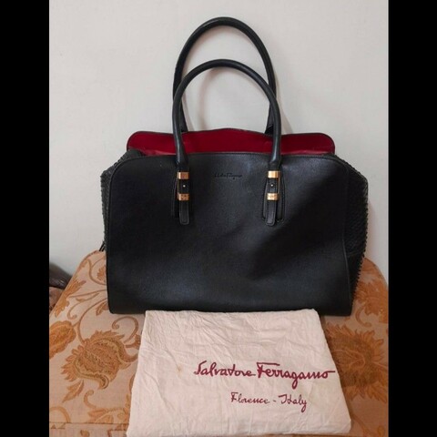 Salvatore Ferragamo 正版絕版 稀有限量 真皮及蟒蛇皮包身 手提包 旅行 出差 正式場合 日常穿搭 中性容量大 牌價十萬多 請看商品敘述
